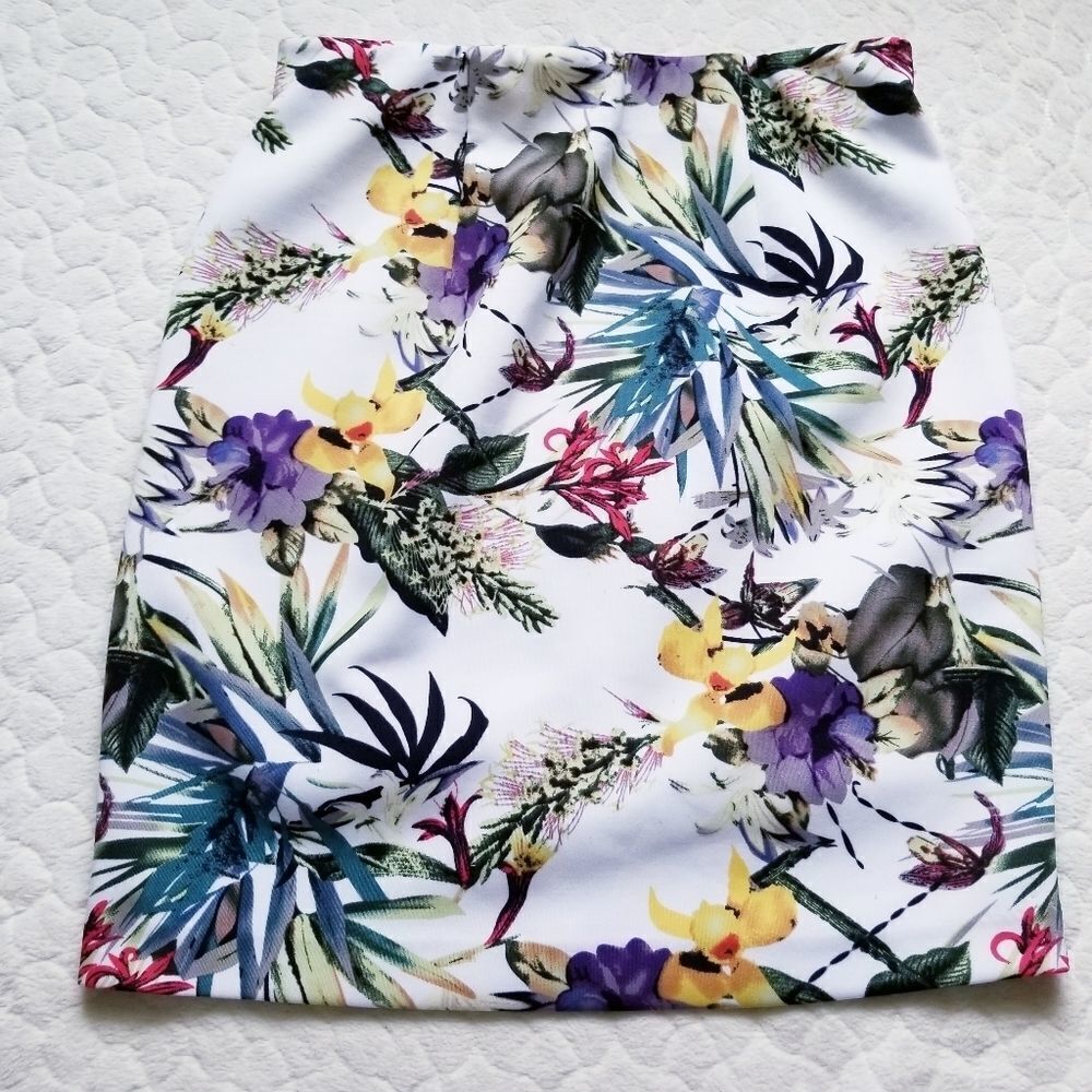 Carmen Marc Valvo floral skirt flowers mini pencil